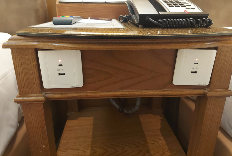 호텔 신트라 객실 내 USB&amp;#44; C타입 충전 포트