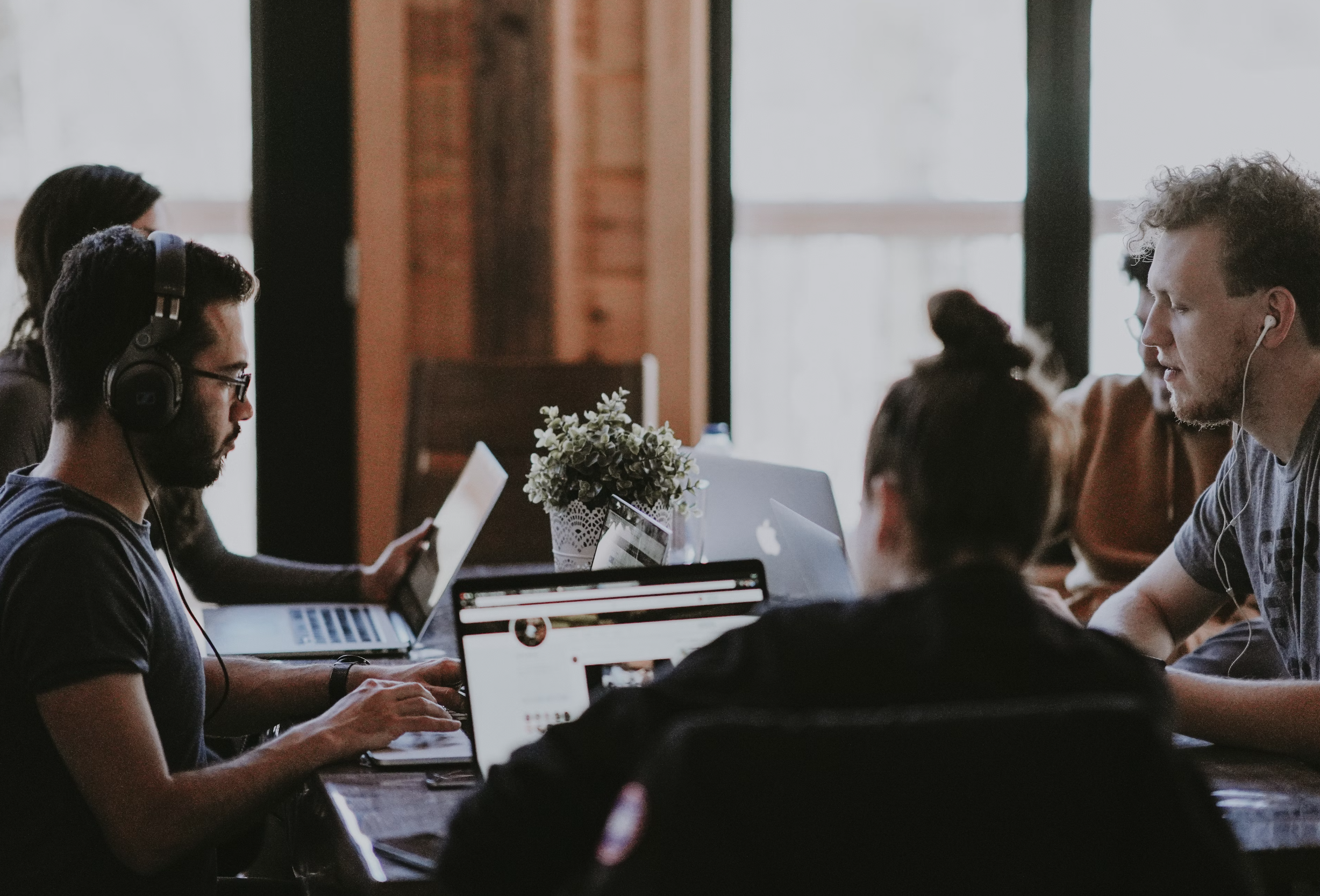 직장인이 자주 사용하는 용어 – 업무 효율을 높이는 비즈니스 표현 30가지