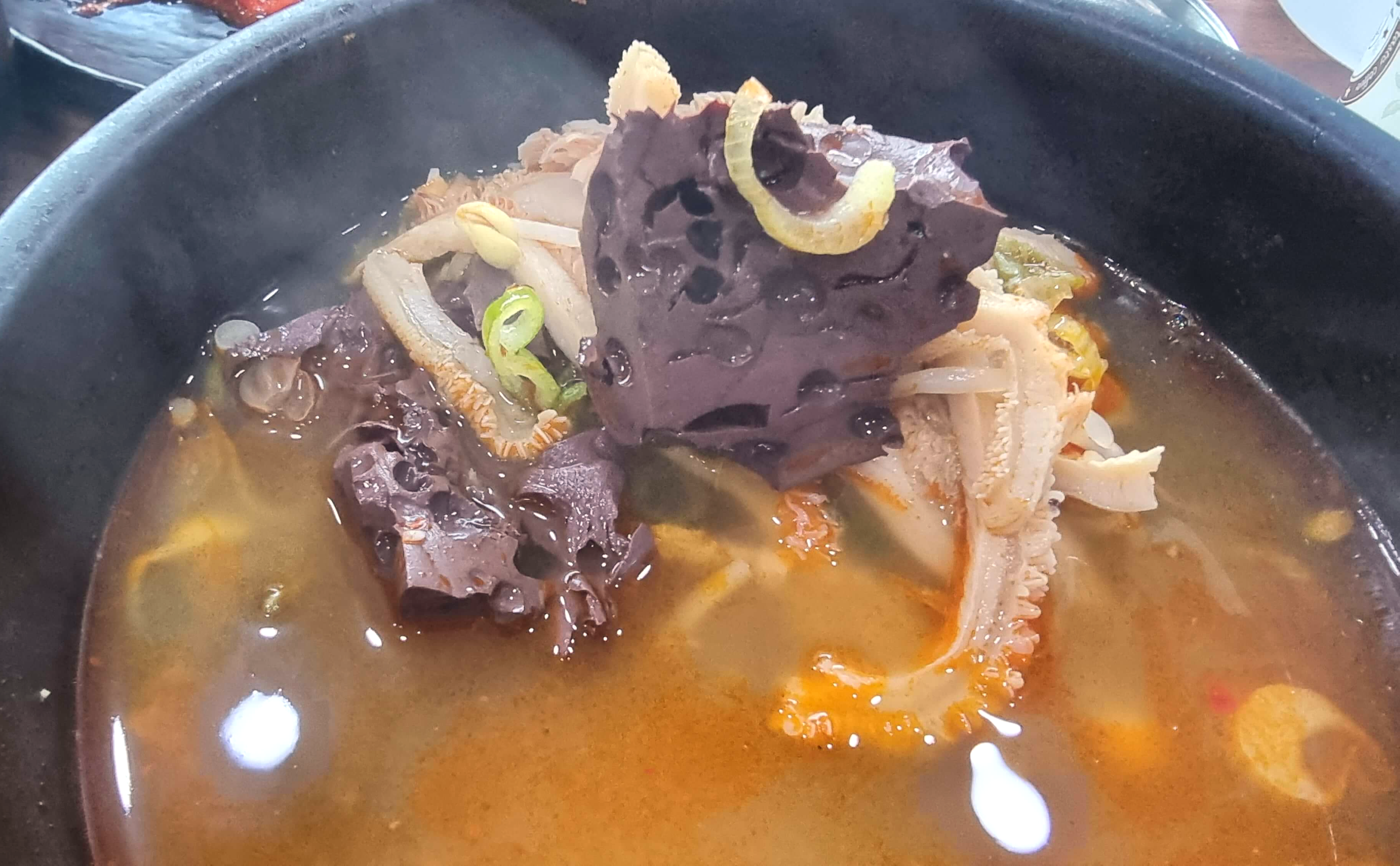 선지 해장국 속 선지와 양