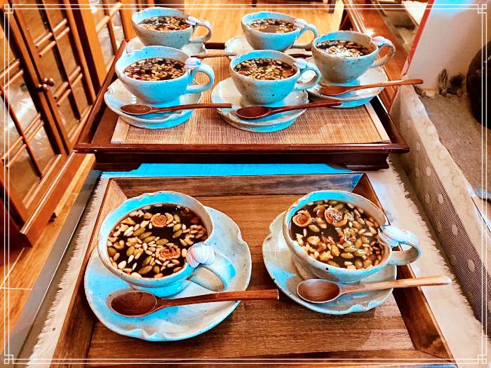 밀양 아리랑시장 맛집 레트로 카페, 직접 달인 쌍화차