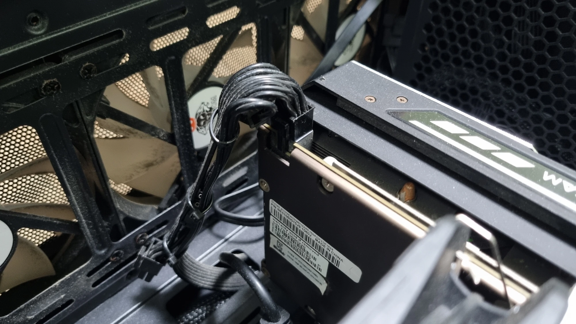 그래픽카드 전원 잭