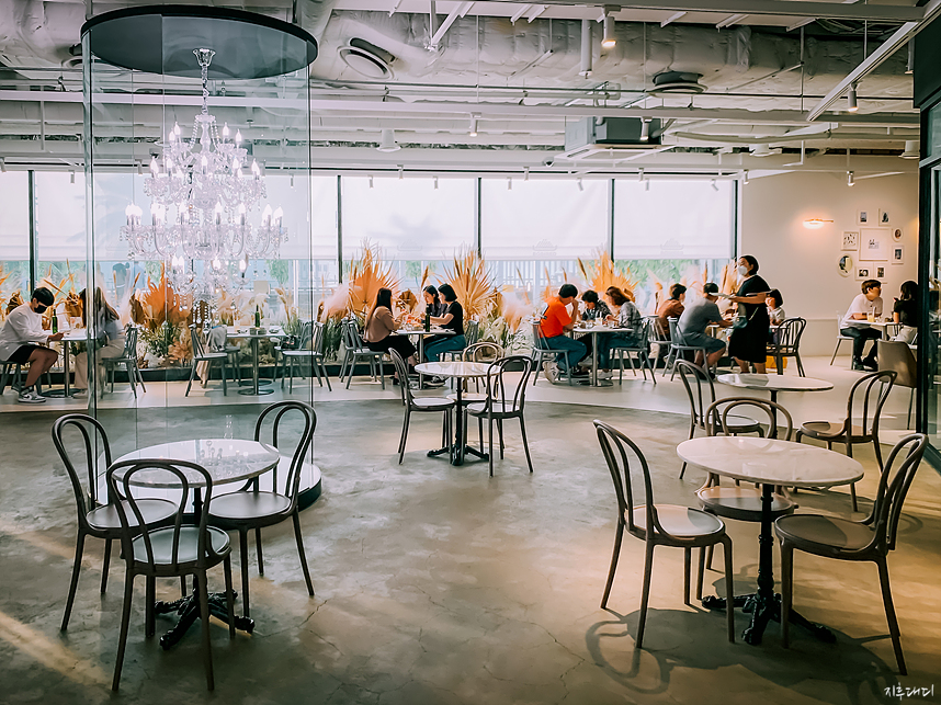 바비레드 수원점 실내 모습