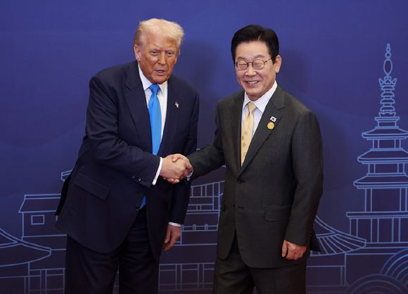 트럼프 "한국 핵잠수함 건조 승인"...한화 필리조선소 건조 확정