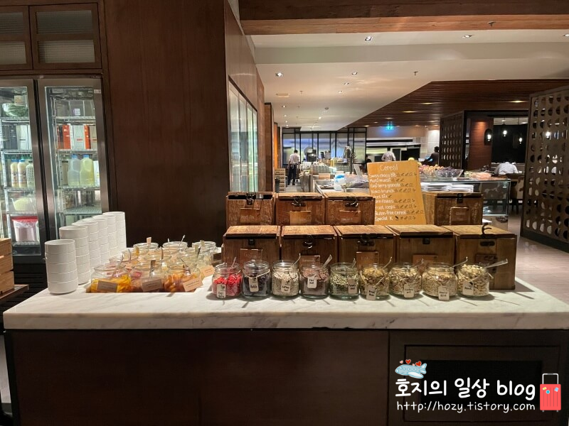 방콕 메리어트 마르퀴스 퀸즈파크 조식당 뷔페_씨리얼