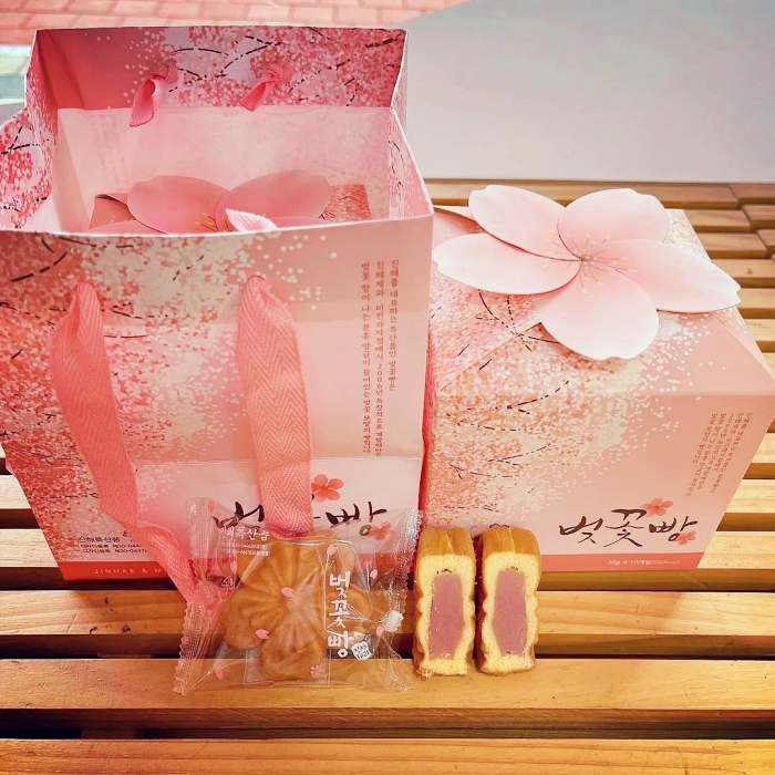 생생정보 창원 진해 벚꽃 구경과 함께 즐기는 디저트 벚꽃빵 맛집