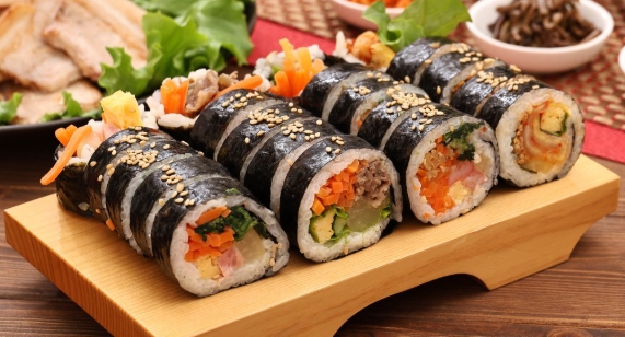 한국의 분식 김밥