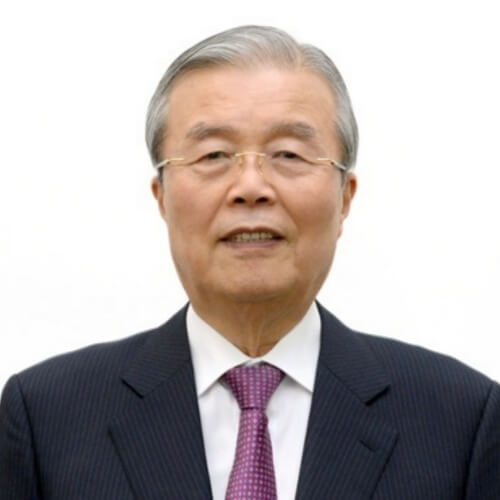 김종인 앞모습