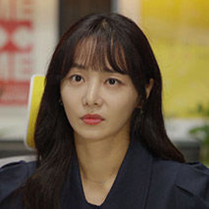 국가대표 와이프 등장인물