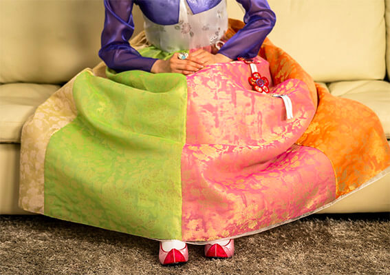 저고리 치마 입은 사진