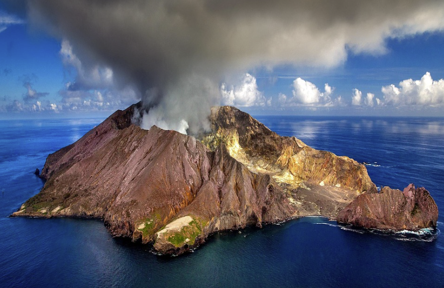 바다에도 화산이 있다고?