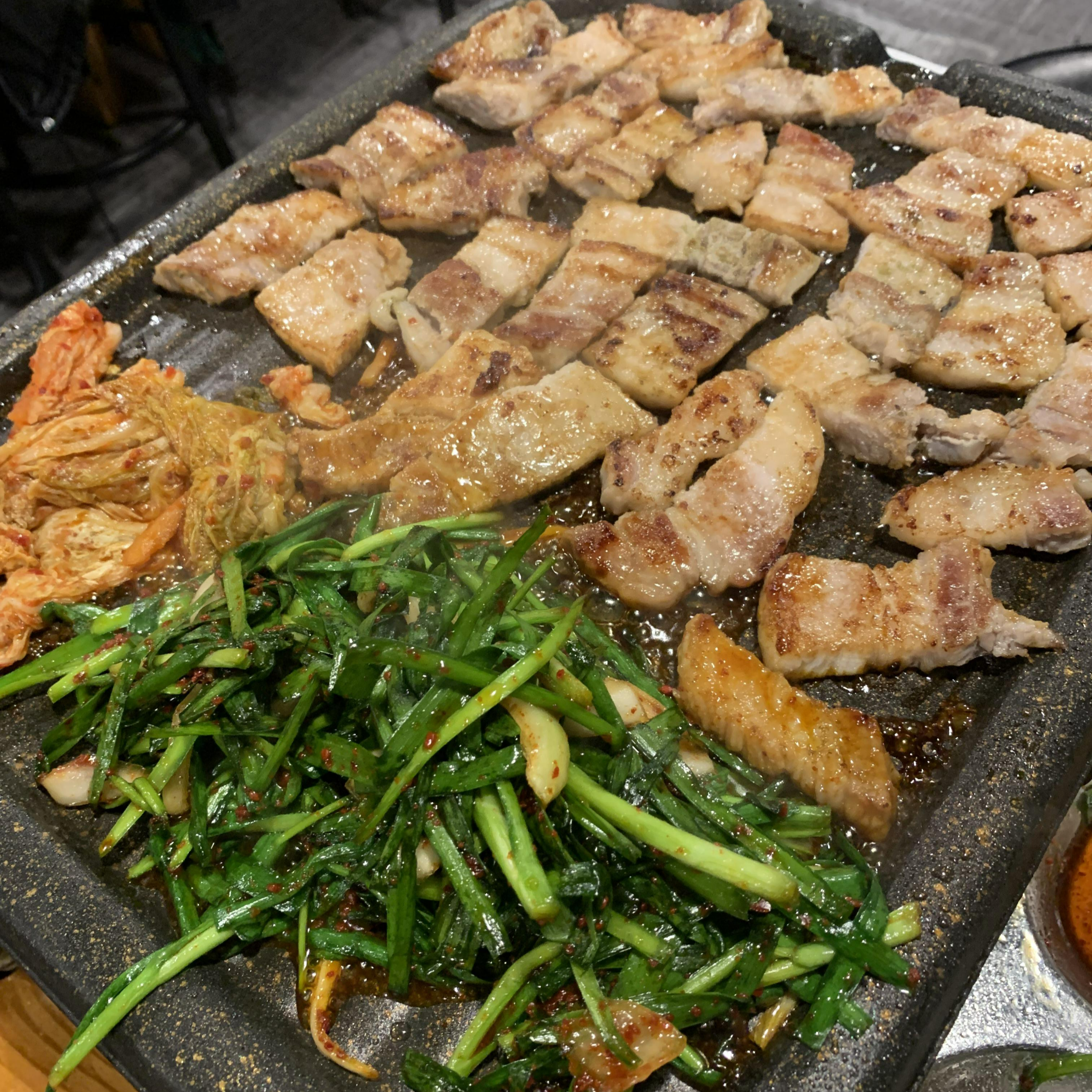 부추와 김치, 삼겹살