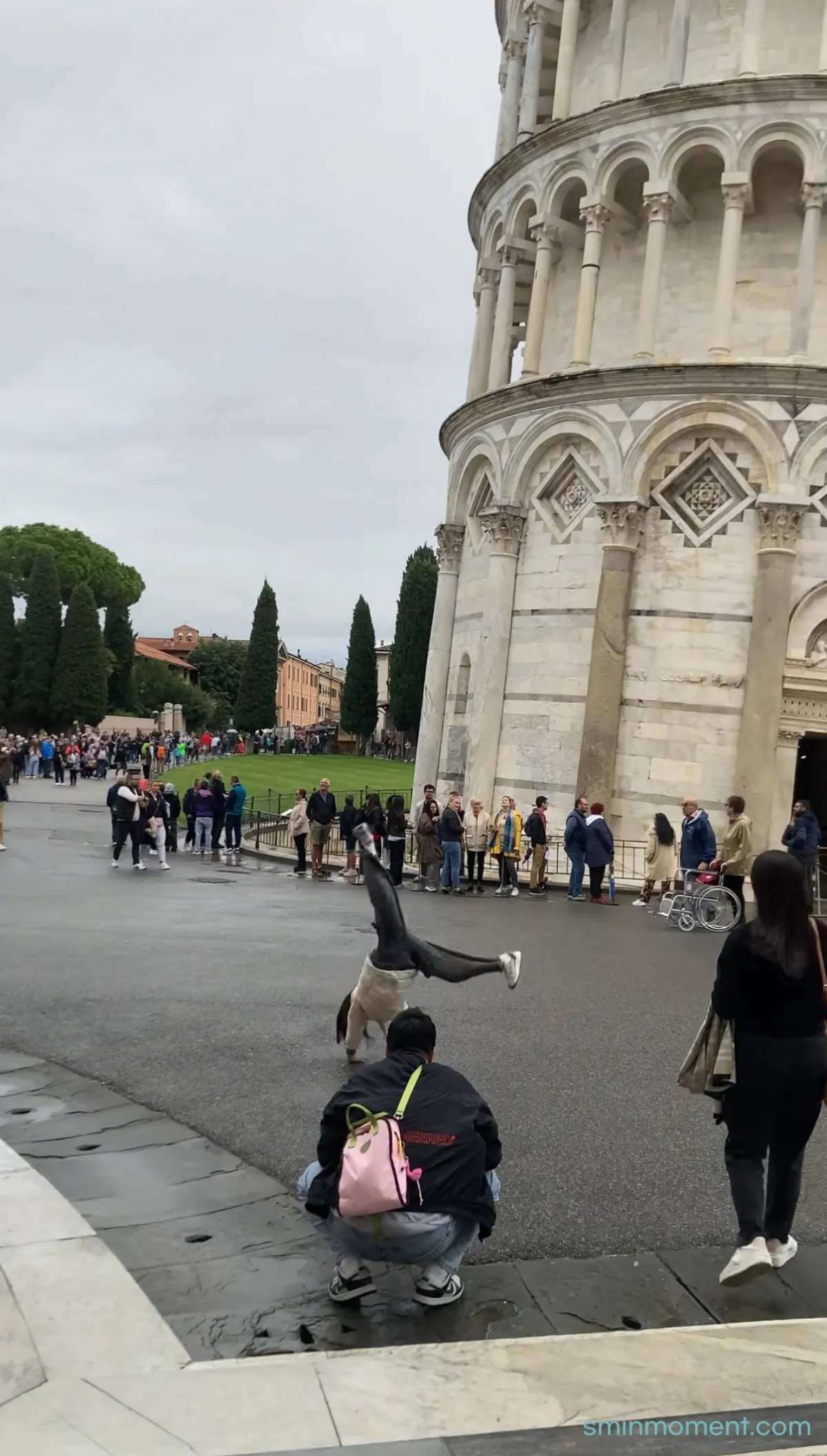 피사의사탑-앞-옆돌기-신난다-3