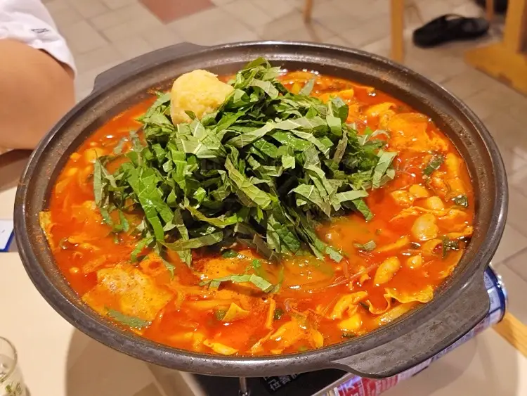 줄서는식당 신당동 신당역 맛집 감자전 묵은지말이 가지튀김 돼지곱창전골 맛있는 곳 소개