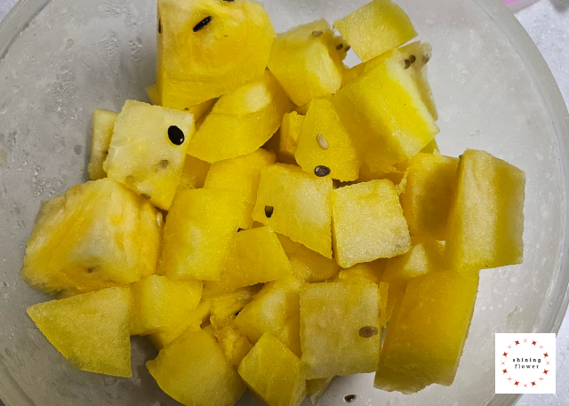 블랙망고수박-한입크기 절단한 모습