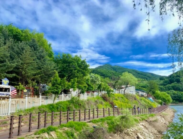 호수 카라반 캠핑장