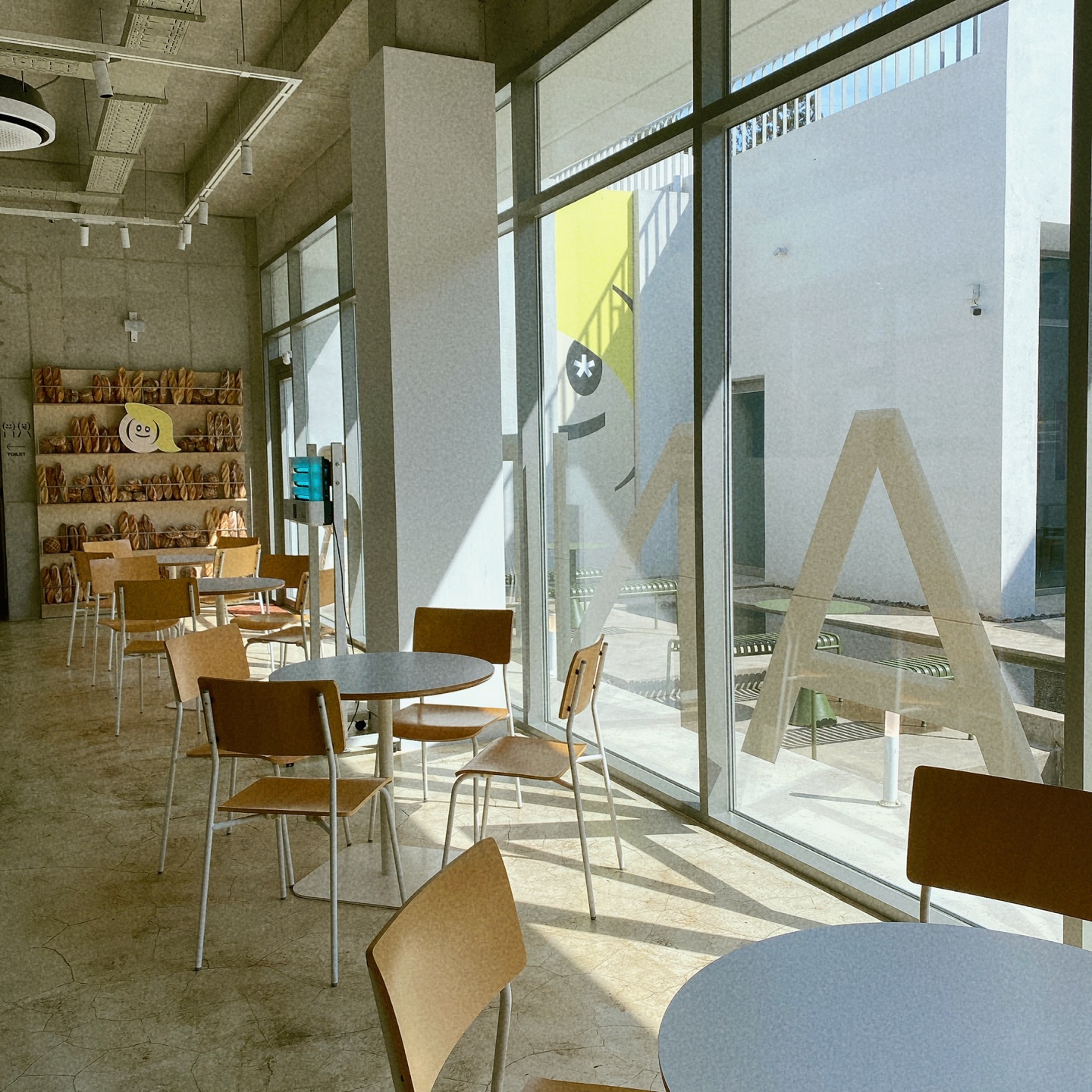 제주 구좌 송당무끈모루 안돌오름 밧돌오름 웨딩포토존 웨딩촬영 대형베이커리 카페 안도르 andor 인생샷