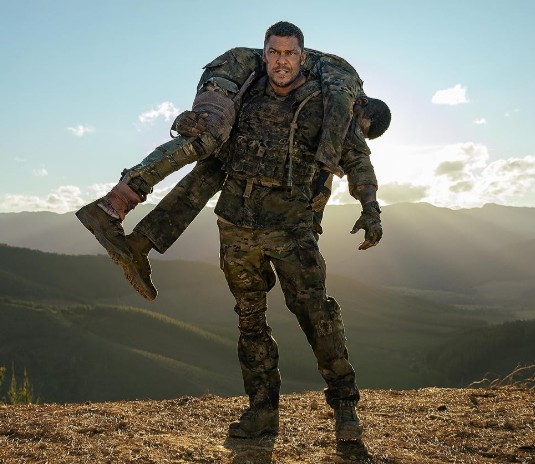 넷플릭스 액션영화 워 머신: 전쟁 기계 다시보기 줄거리 결말 OTT 보는곳