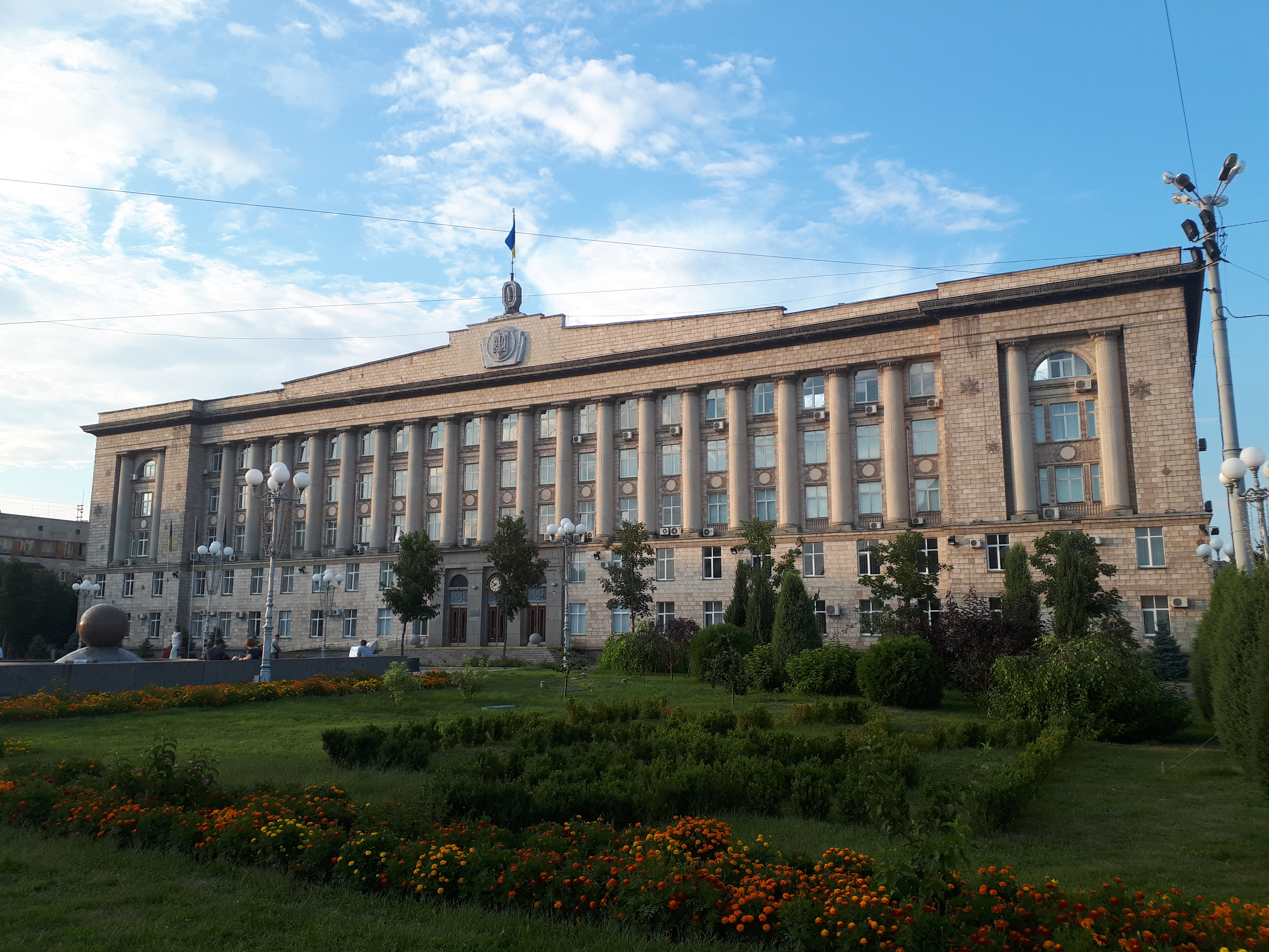 우크라이나 체르카시 주 정부 청사 측면