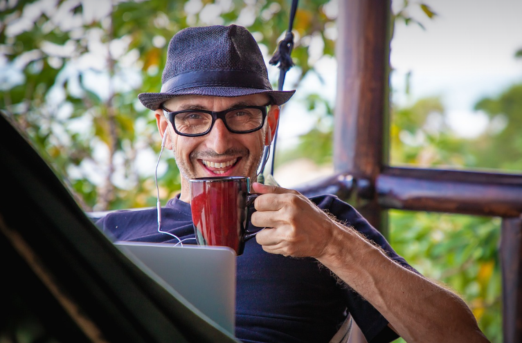 디지털 노마드로 성공한 사람들의 공통점 &amp; 성공 사례 분석