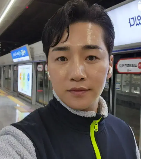 가수-박군-사진