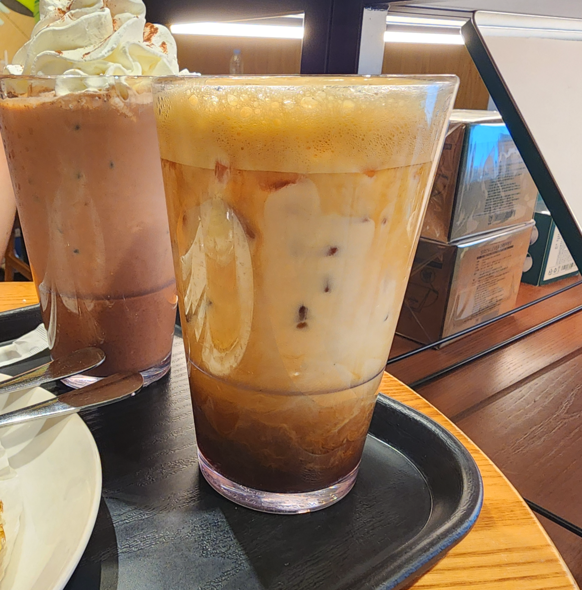 헤이즐넛오트아이스쉐이큰에스프레소