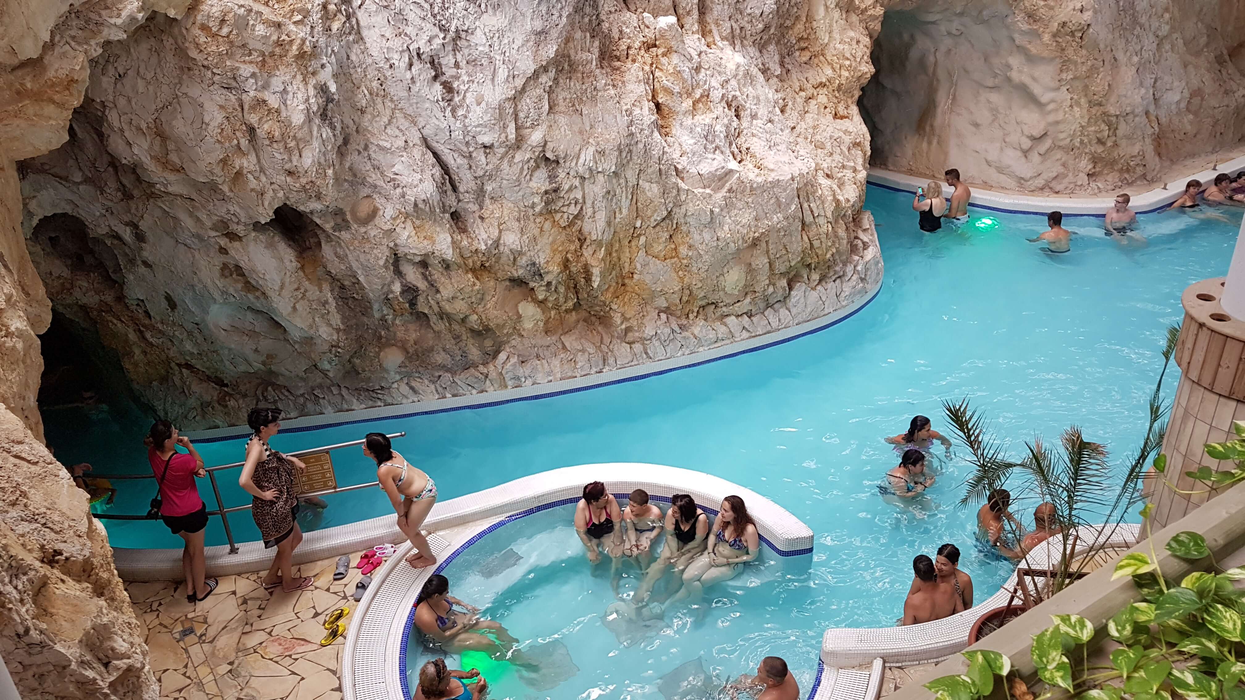 미슈콜츠 동굴 온천