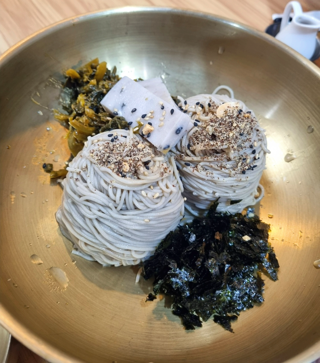 메바우명가춘천막국수-시래기막국수