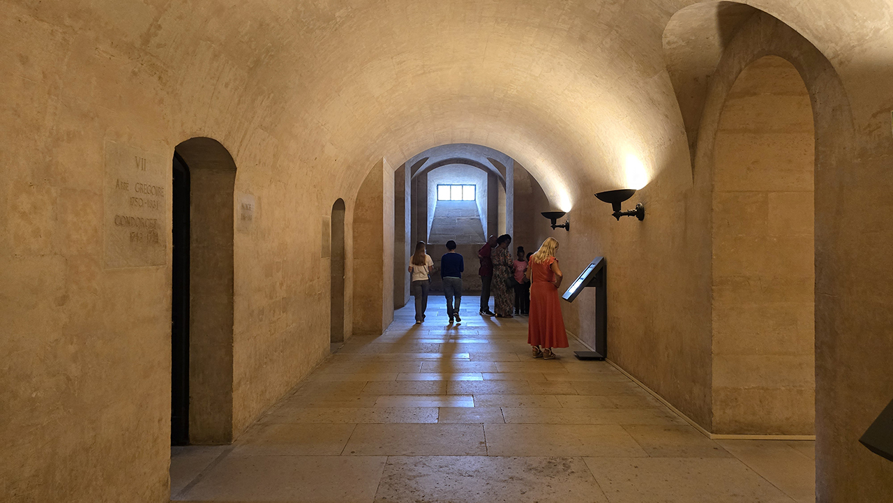 판테온 지하 묘지