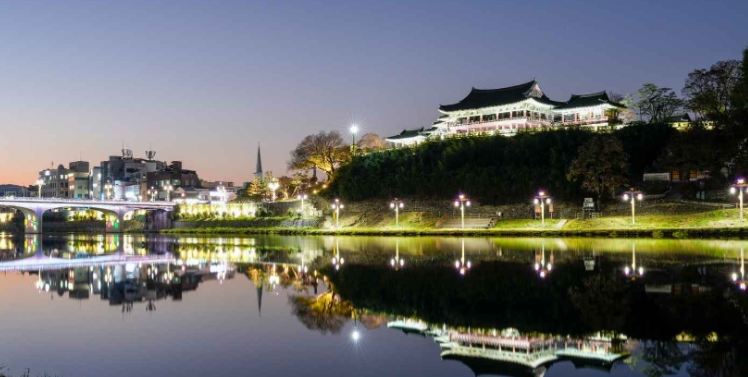 영남루