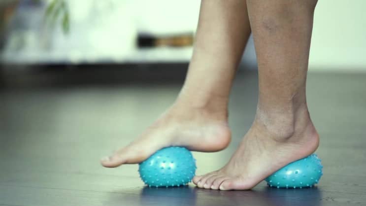 노인성 족저근막염은 일반 족저근막염과 증상도 치료법도 다르다