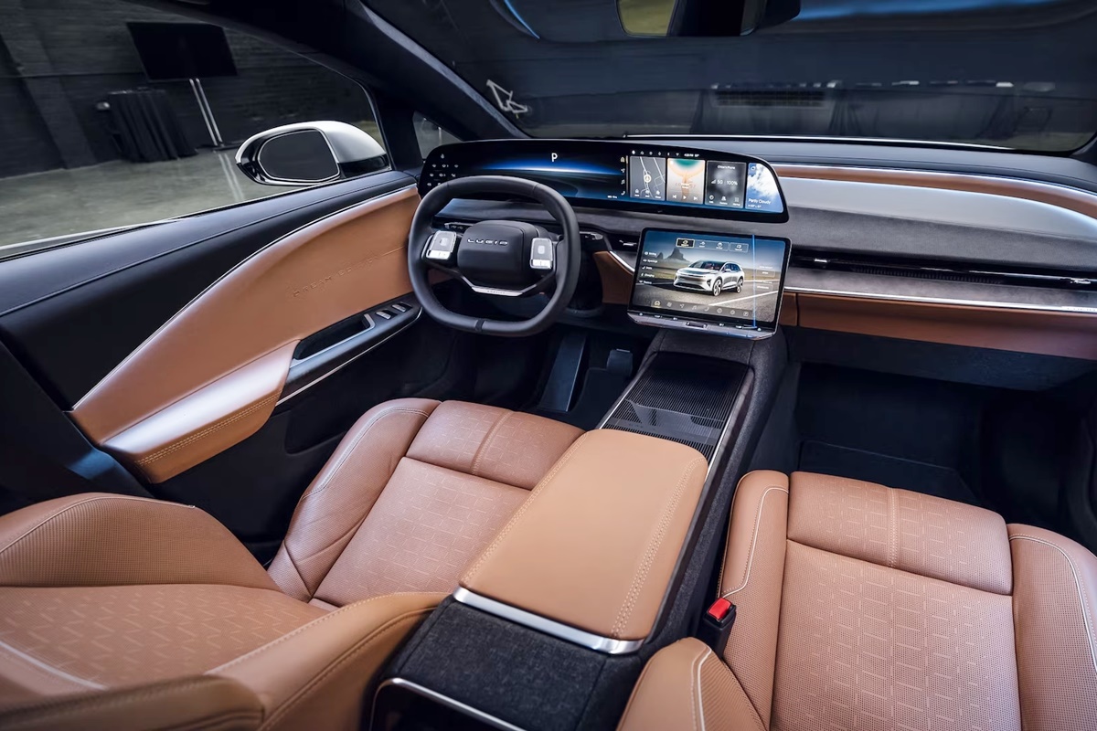 루시드 그래비티 출시일