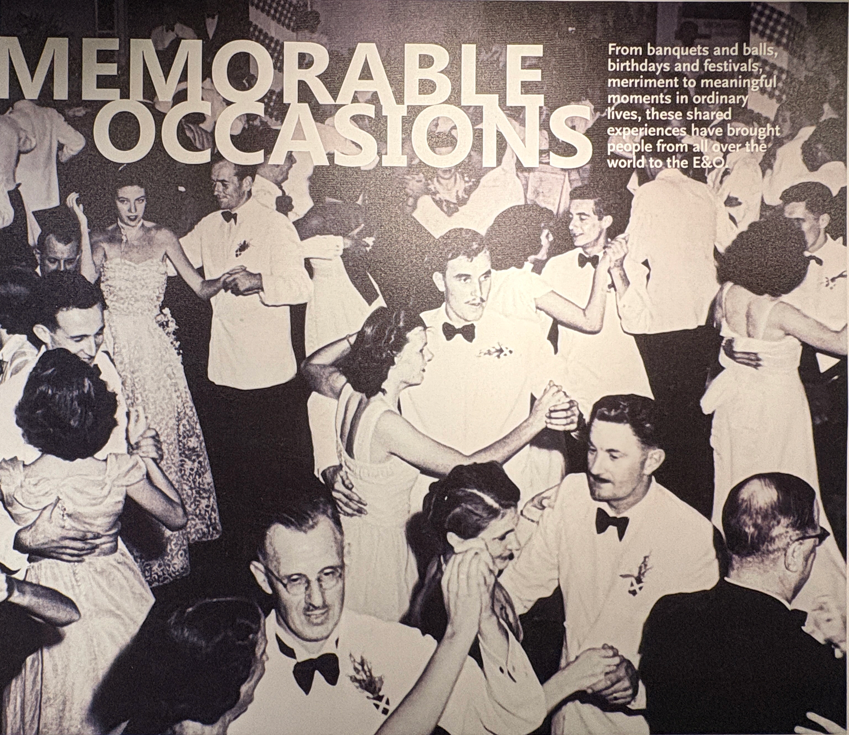 페낭 세인트 앤드루 협회(The Penang St Andrew Society)가 1951년 11월 21일 호텔 볼룸에서 세인트 앤드루의 날 무도회를 축하 하고 있는 모습