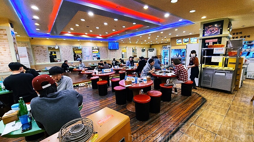 김선하의-닭갈비-궁중누룽지탕-본점-인테리어