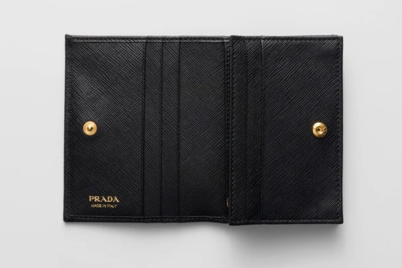 프라다 지갑 내부
