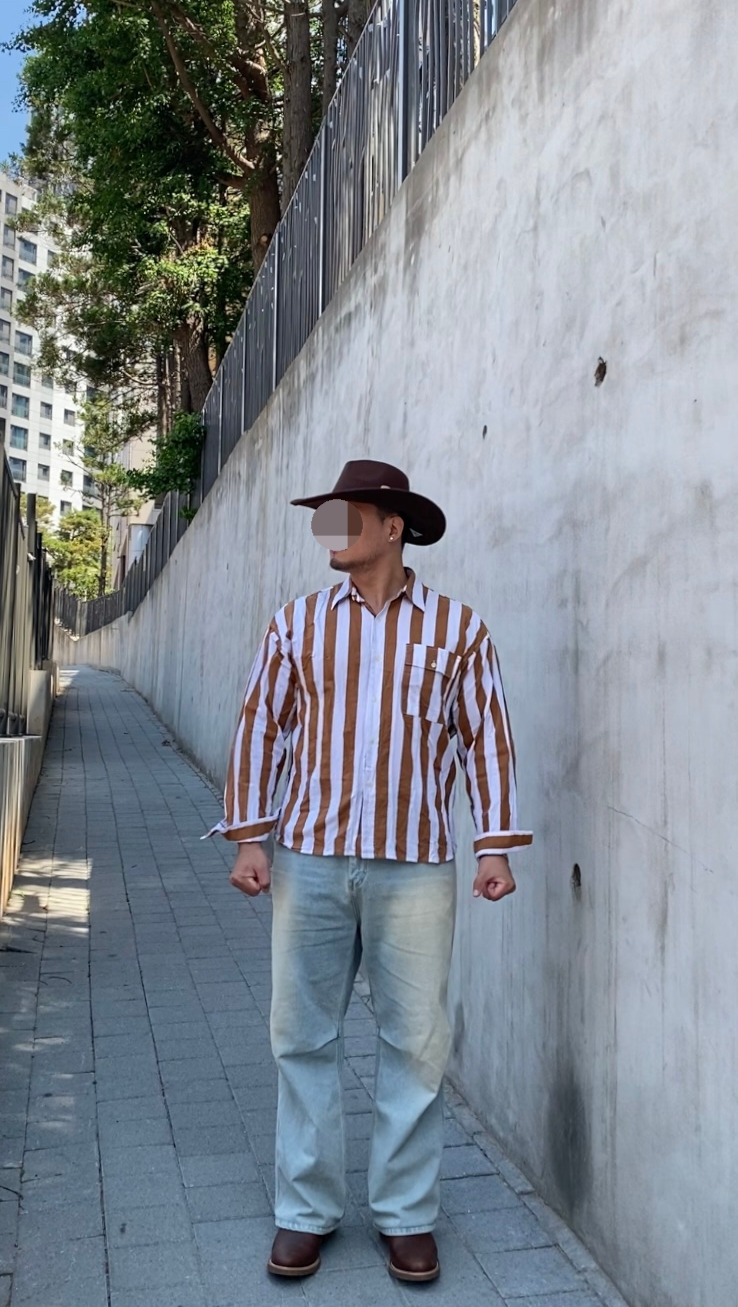데일리룩('26. 6. 6.)유니버셜 케미스트리 페도라 카우보이모자 웨스턴모자, 빈티지 스트라이프 셔츠, 에러스익셉티드 연청 데님팬츠, 레드윙 페코스 1155 11인치 엔지니어부츠