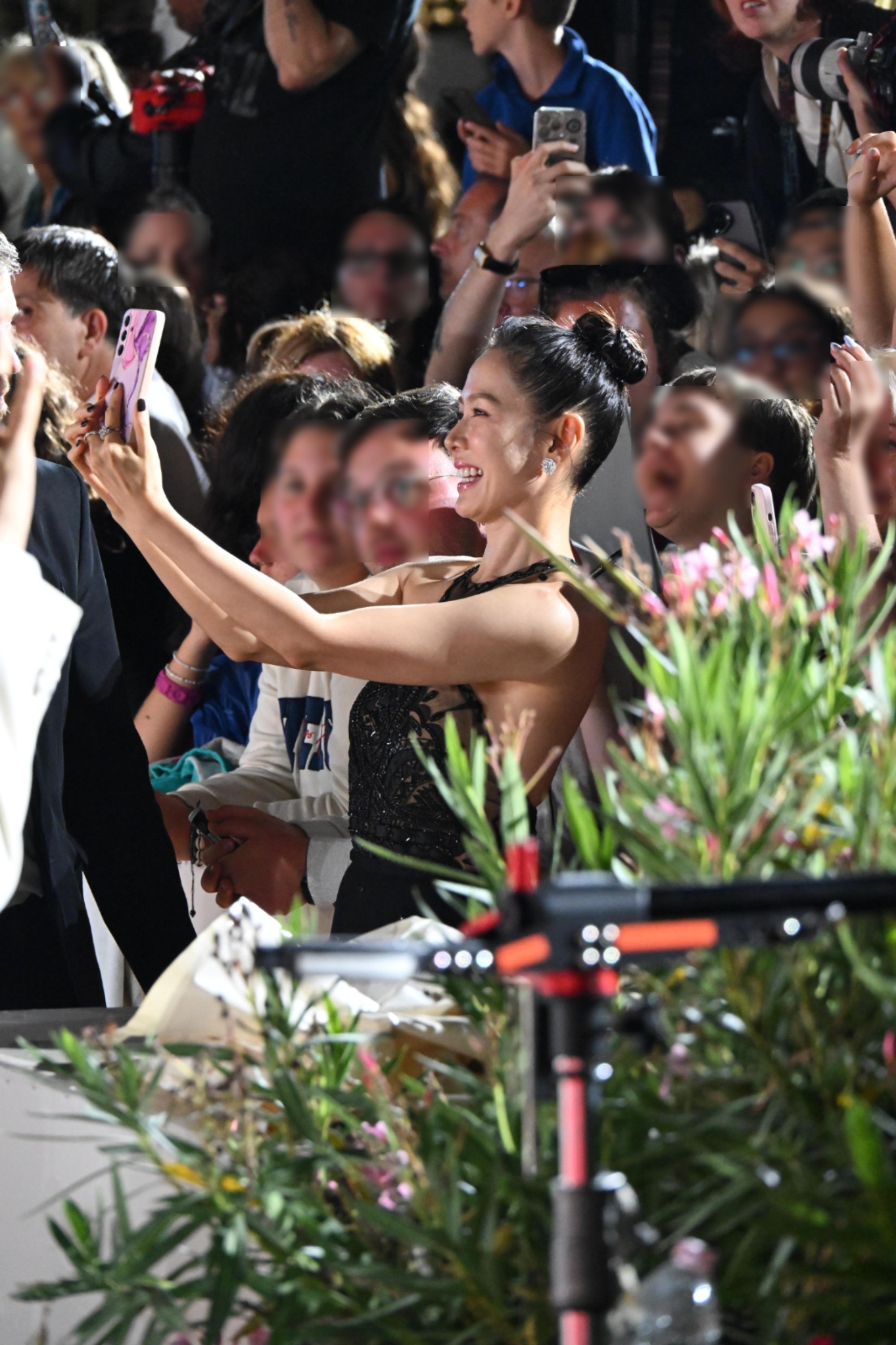 영화 <어쩔수가 없다> 베니스 영화제 (CJ ENM 보도자료 사진)