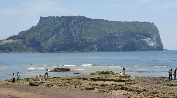 광치기해변에서 바라본 성산일출봉