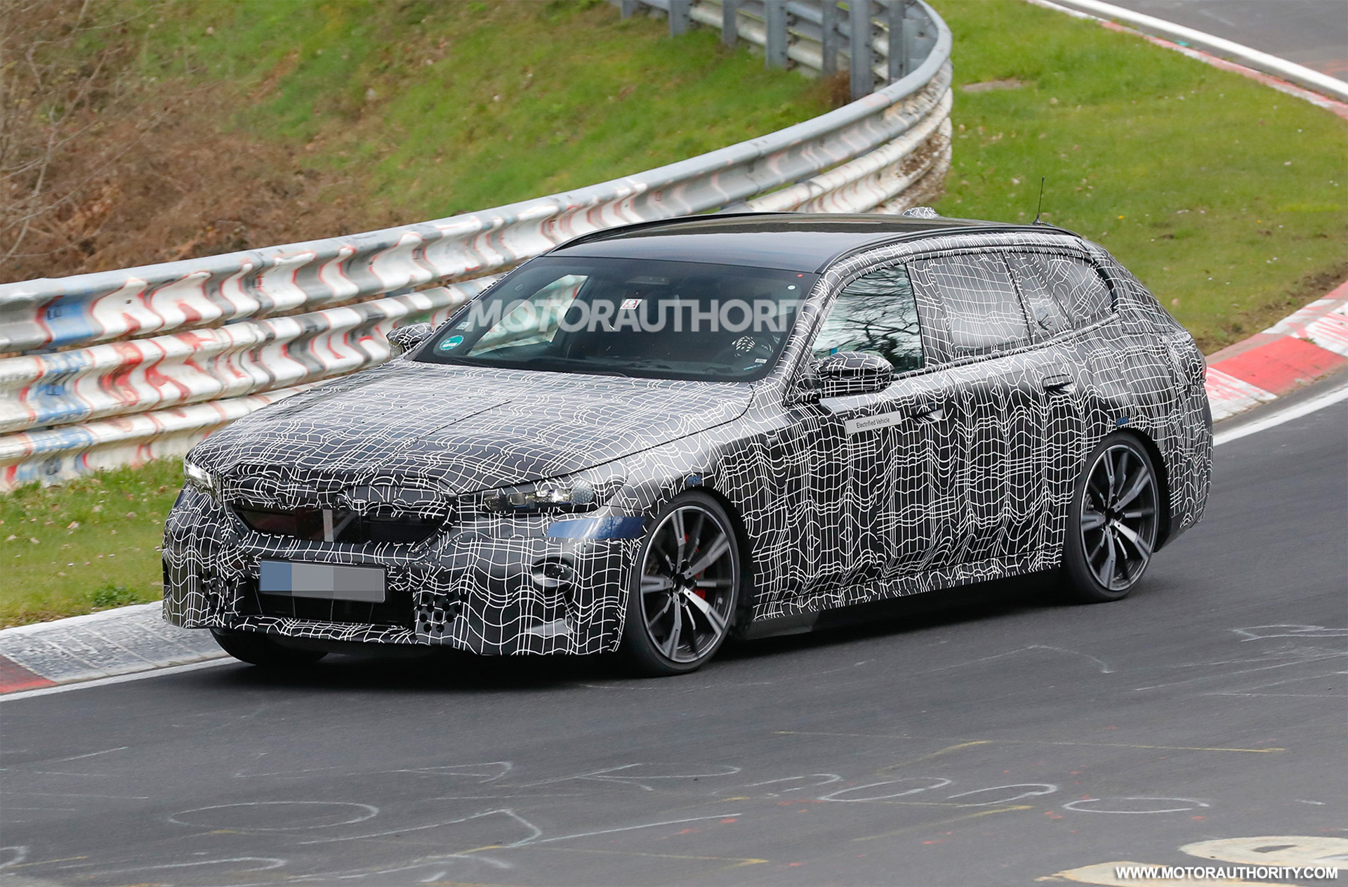 BMW 전기 왜건 'i5 투어링'