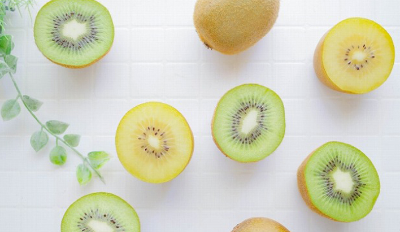 반으로 자른 키위