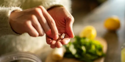 영양제 궁금증 총정리 (간 건강, 섭취 시점, 부작용)