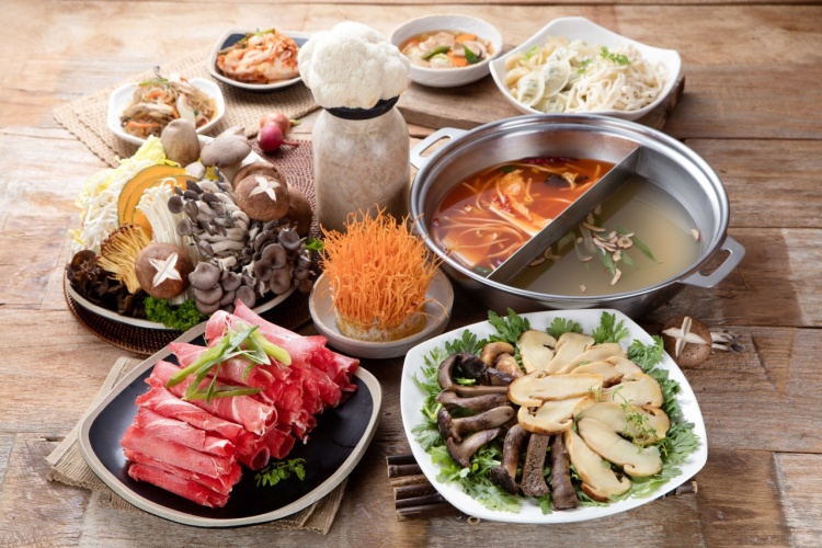 강동구 강동구청역 전설의 맛 무한 리필 홍탕 백탕 반반 샤브샤브 소고기 버섯전골, 버섯탕수육 맛집 추천