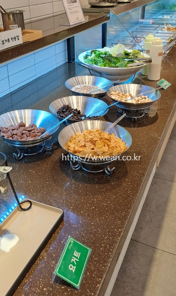 또띠아 토핑이 있어요.