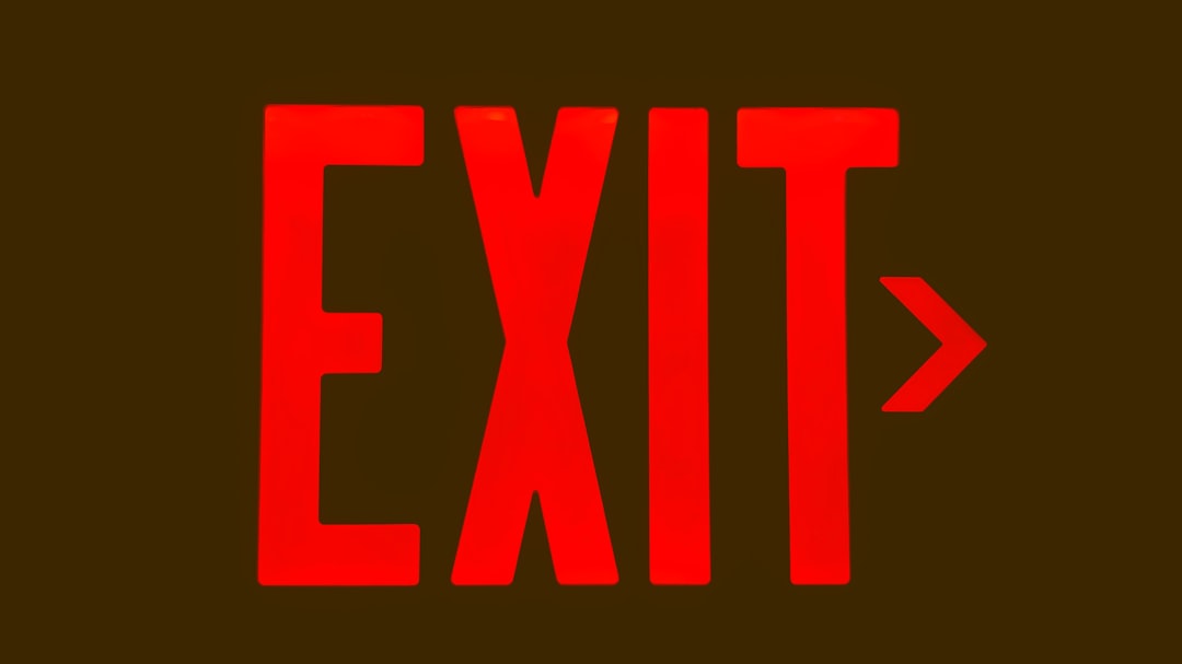 '퇴출' (expulsion)