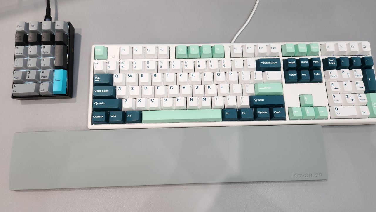 키크론 실리콘 팜레스트 그레이