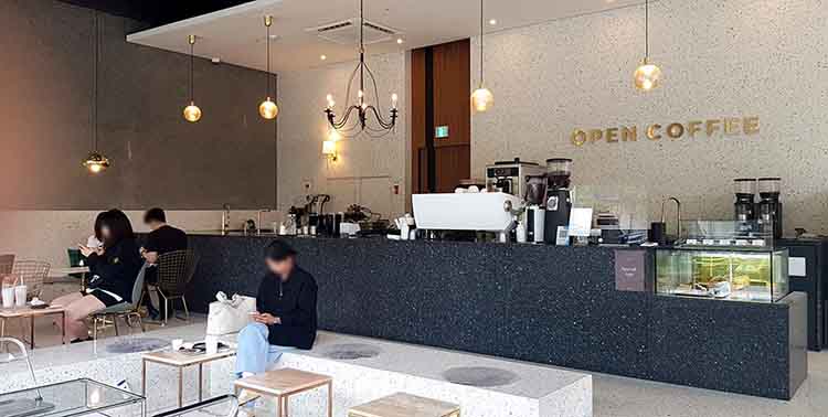 오픈커피 1층