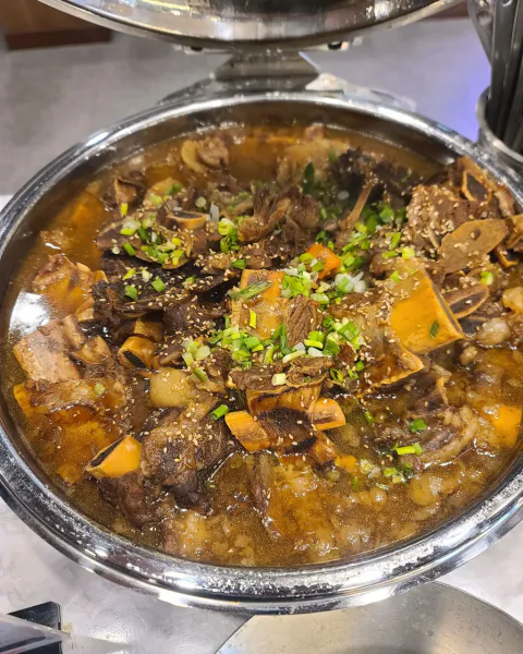 가격파괴 Why 돼지 5종 소갈비찜 무제한 셀프바 포함 1인 13900원