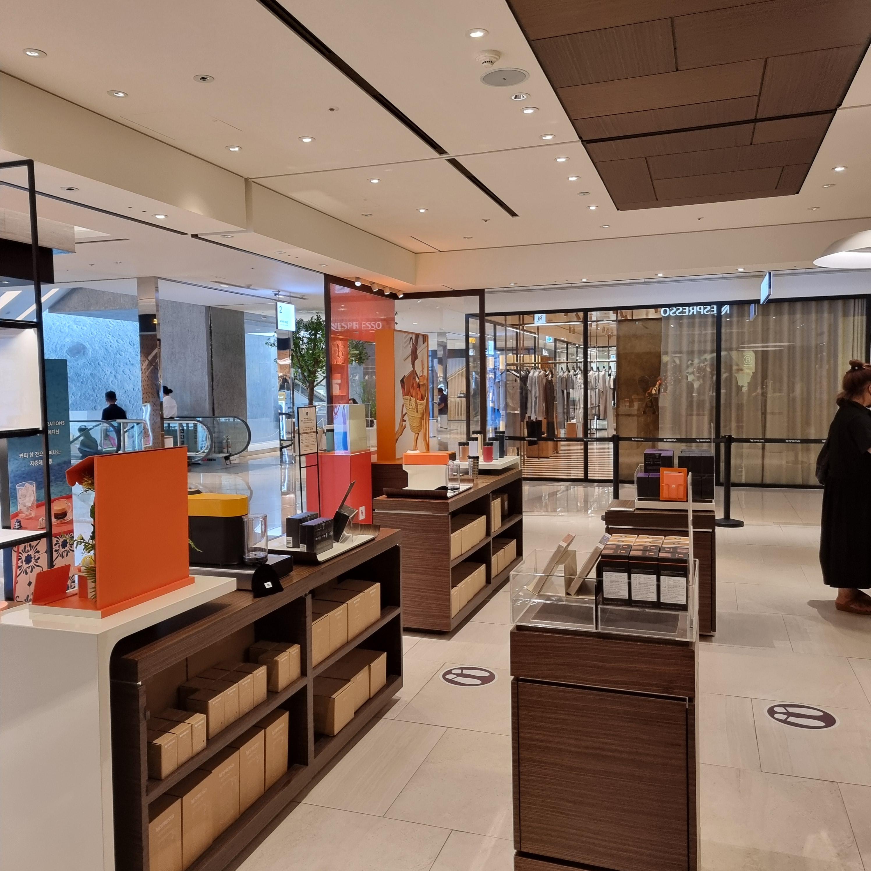더현대 대구 &amp;#39;네스프레소 부티크&amp;#39; 매장 모습