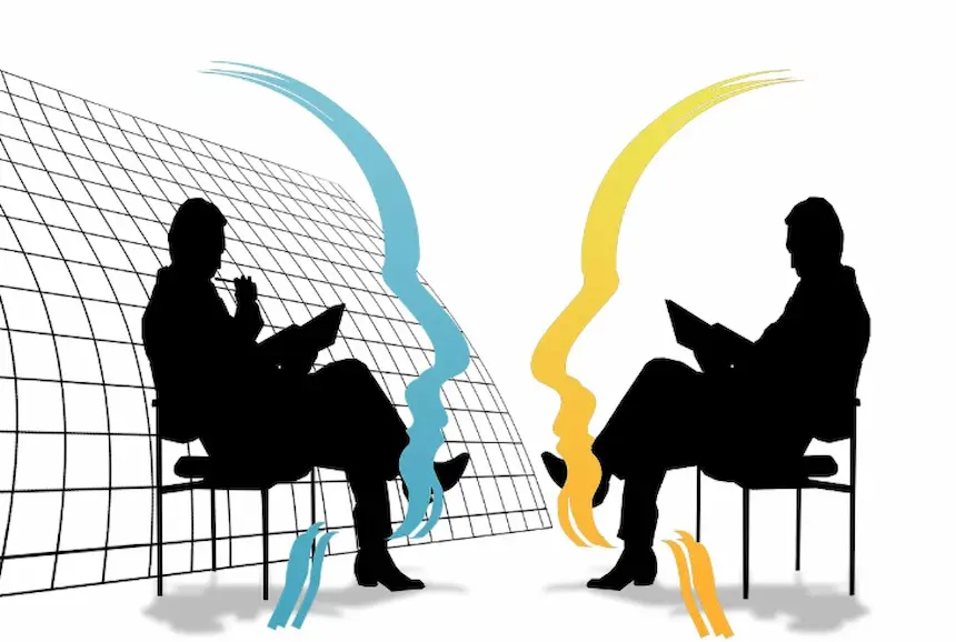 각자 의자에 앉아 자기 서류를 골몰히 보는 두 남자의 실루엣