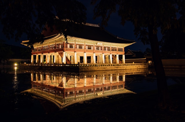 조선 왕실 문양으로 구현한 현대 슬라이드 템플릿