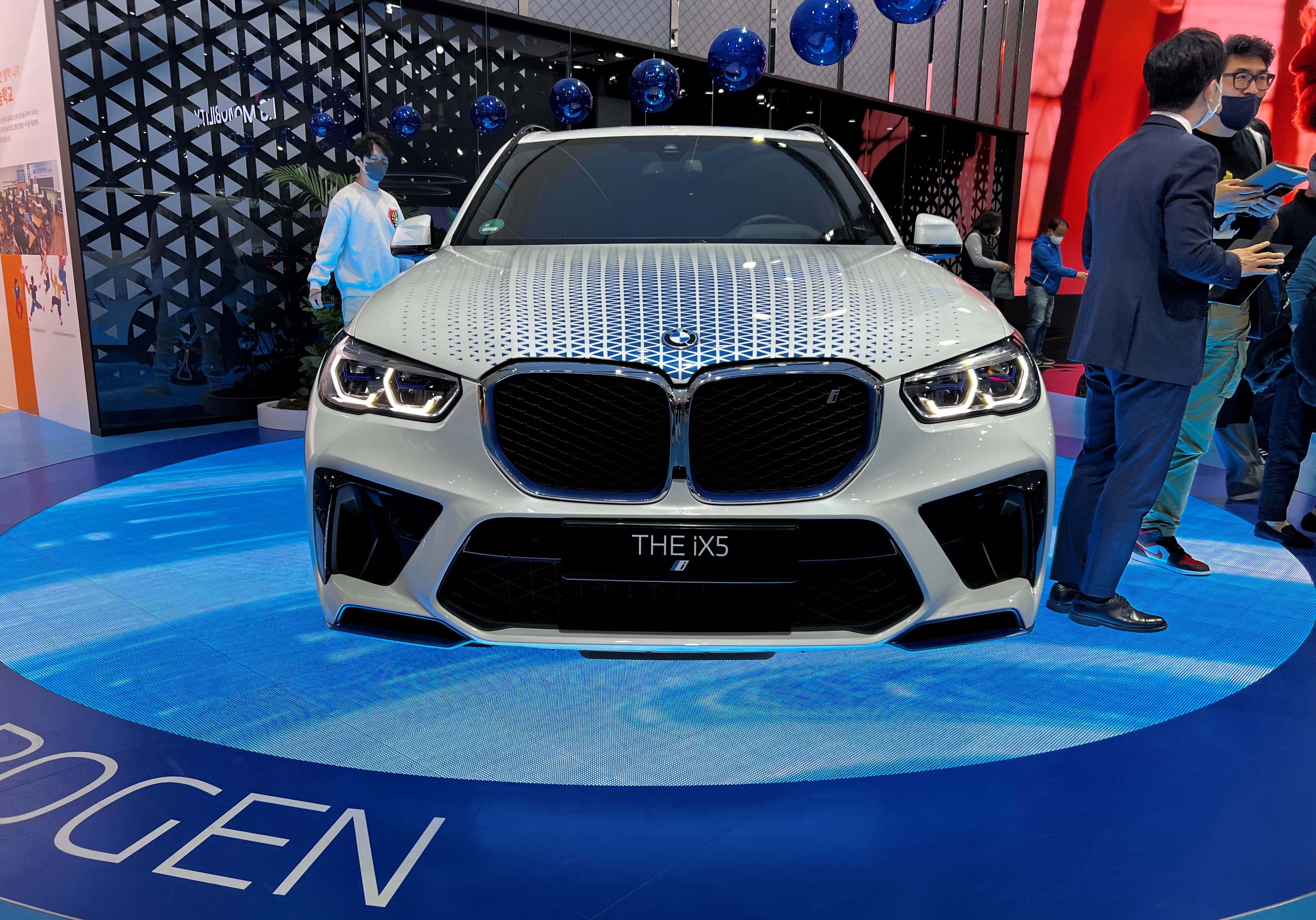 BMW iX5 하이드로젠 프로토타입